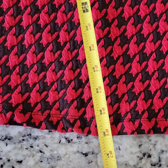 Ali Miles Red and Black Houndstooth Tunic Medium - Picture 6 of 7